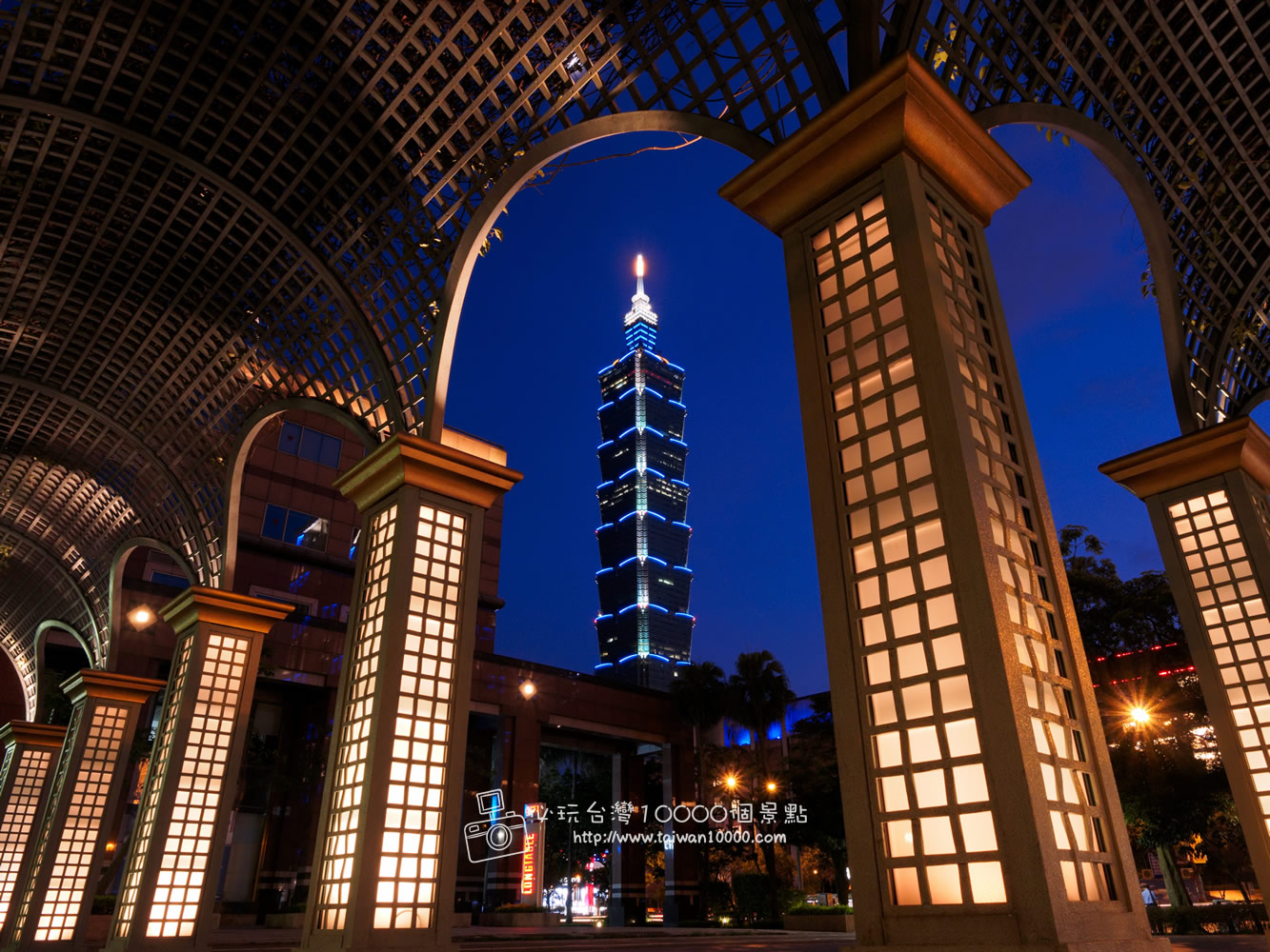 【台北101观景台】看夜景必去景点,美丽又浪漫的高空夜景区! - 必玩台灣10000個景點