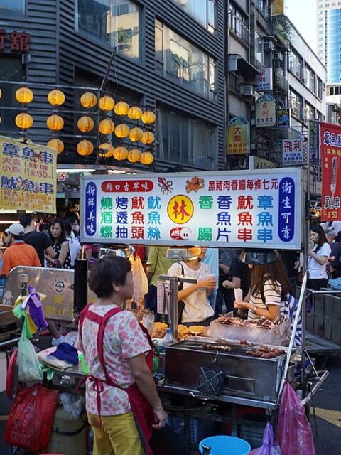 廟口夜市必拜拜也必吃:基隆奠濟宮廟口攤位分區與經典品項指南 廟口夜市必拜拜也必吃:基隆奠濟宮廟口攤位分區與經典品項指南